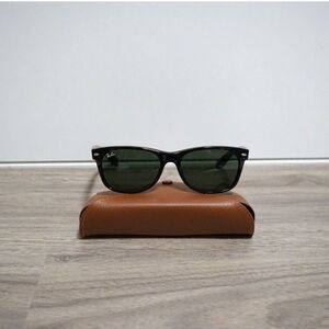 NEW! Authentic Ray-Ban Brown New Wayfarer RB2132 Sunglasses with case